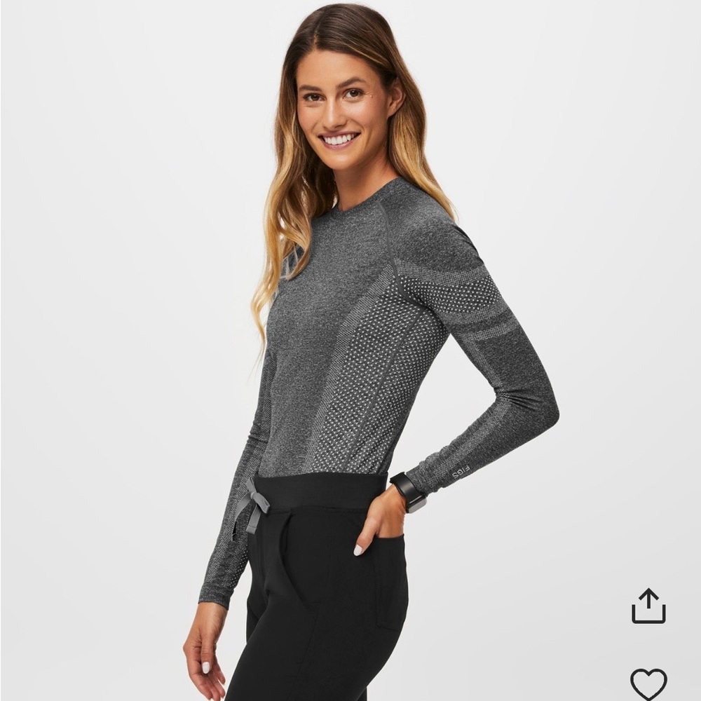 Figs Women’s Salta Seamless Long sleeve Under scrub in Graphite - Picture 9 of 10